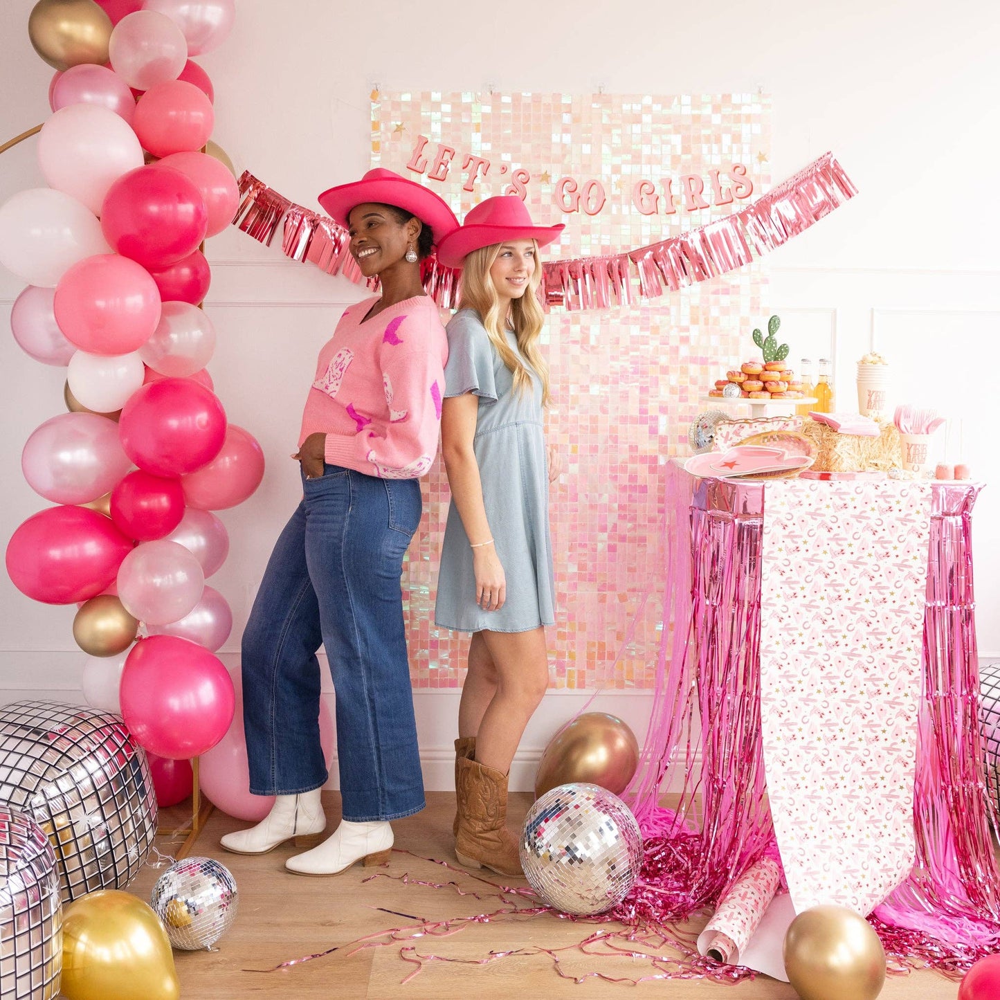 CWG1002 - Let's Go Girls Banner Set