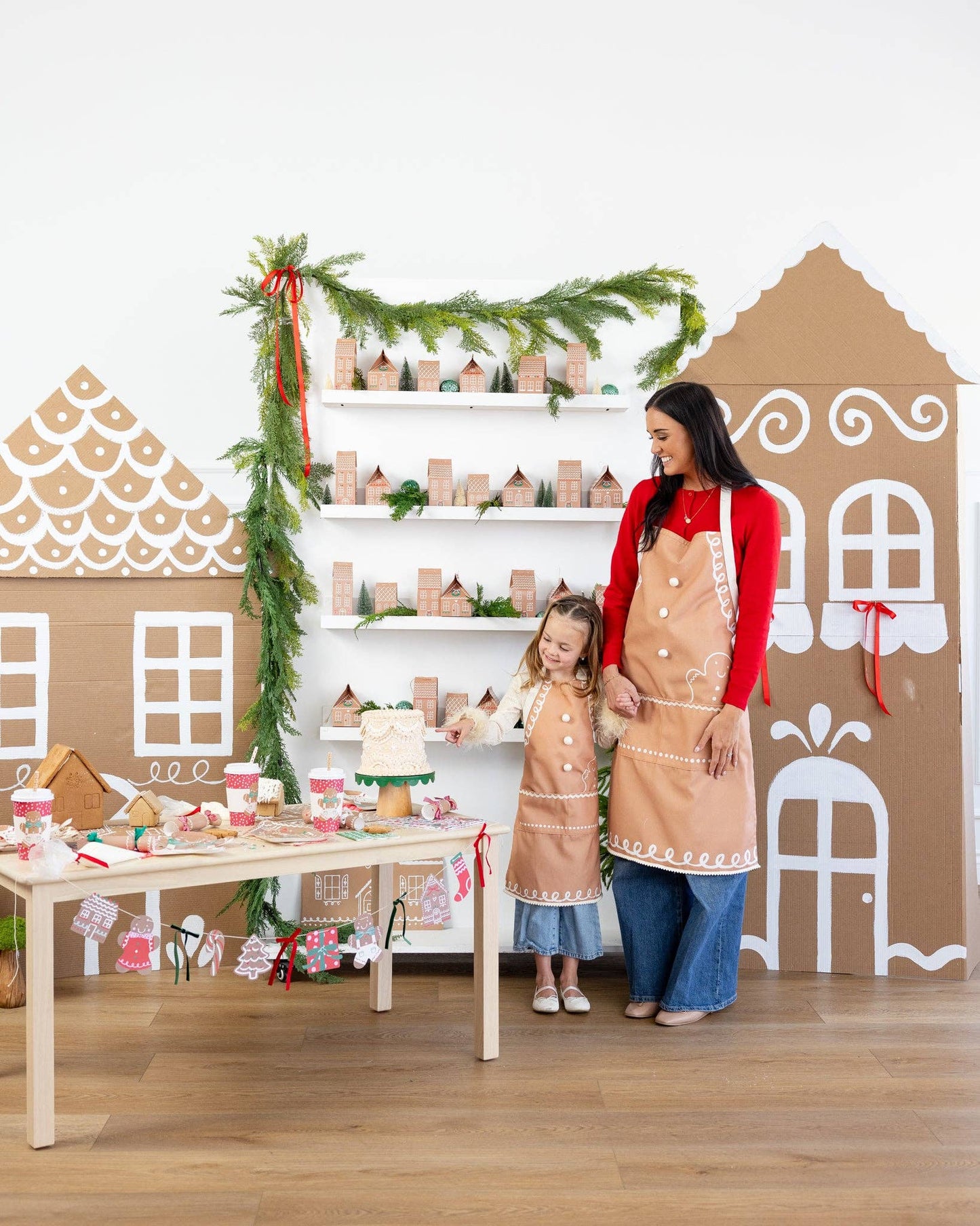 GBD1217 - Gingerbread Apron - Youth