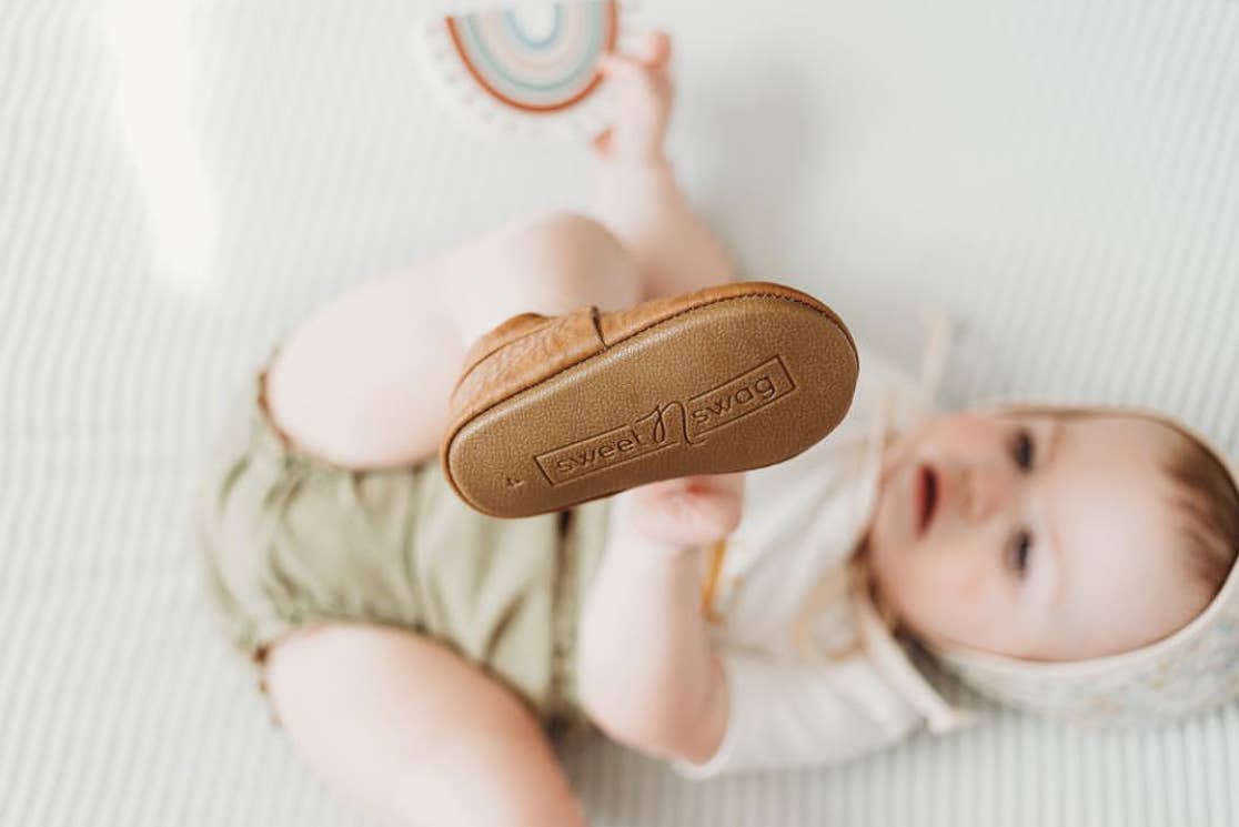 MODERN MOX | Baby shoes, toddler shoes, neutral colors: Chestnut