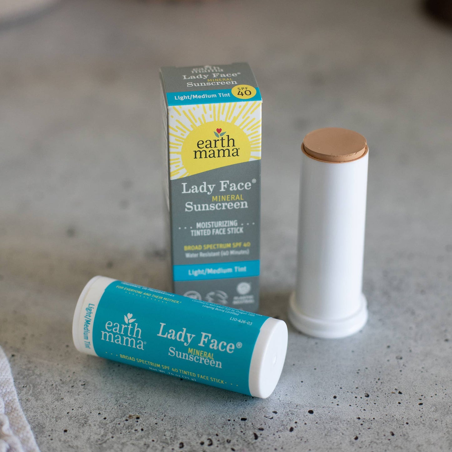 Lady Face Mineral Sunscreen Face Stick SPF 40: .74 oz. net wt. (21 g) / Light/Medium Tint